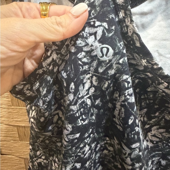 Lululemon Cool Racerback Tank Size XS EUC - Picture 4 of 5